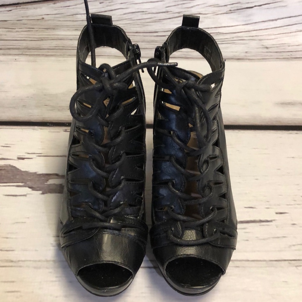 Black laces heels